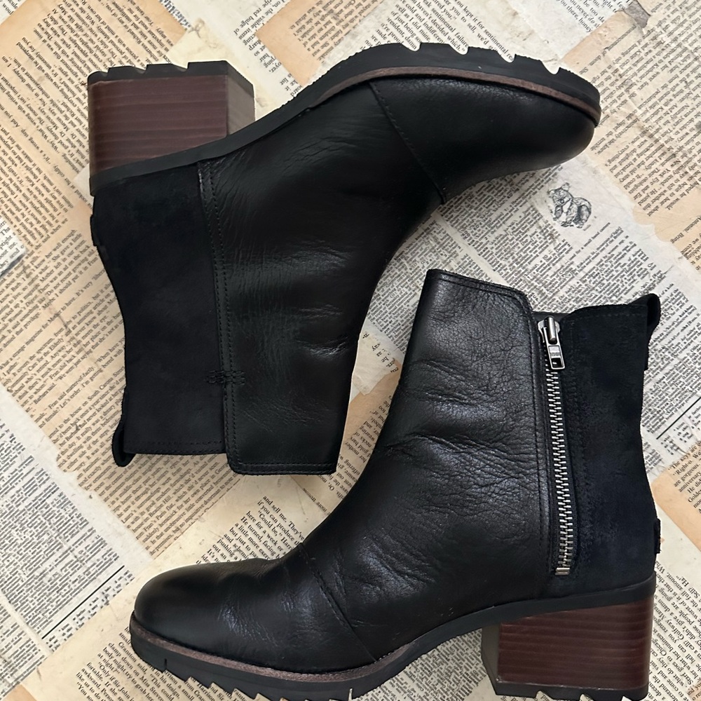 Sorel Black Leather Ankle Booties